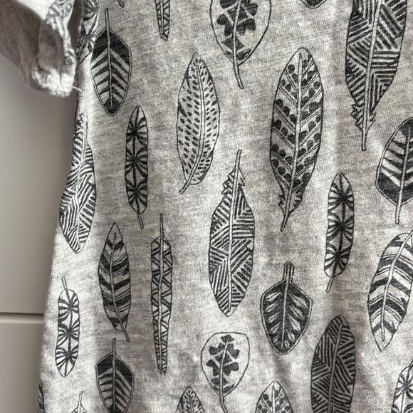 Tea Collection, Size 6, Feather Print Ruffle Sleeve Dress - Picture 3 of 6